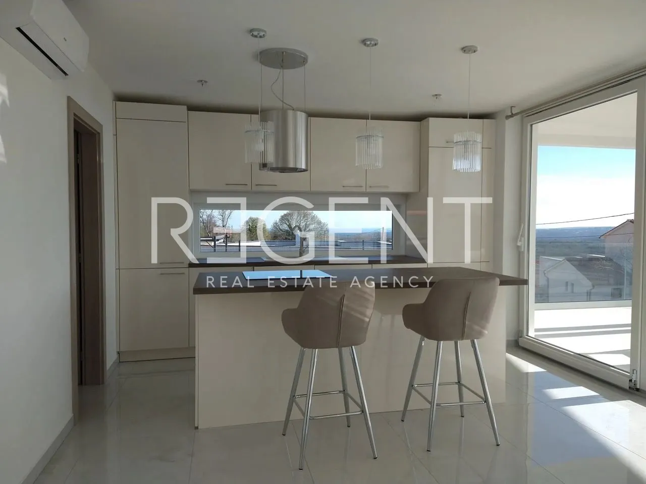Istrie, Labin - Luxusní vila moderního designu s výhledem na moře 225 m2