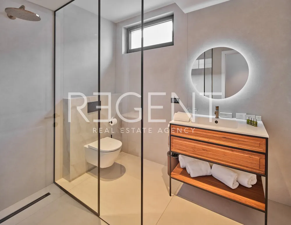 Trogir - Moderna vila s pogledom na morje 341 m2