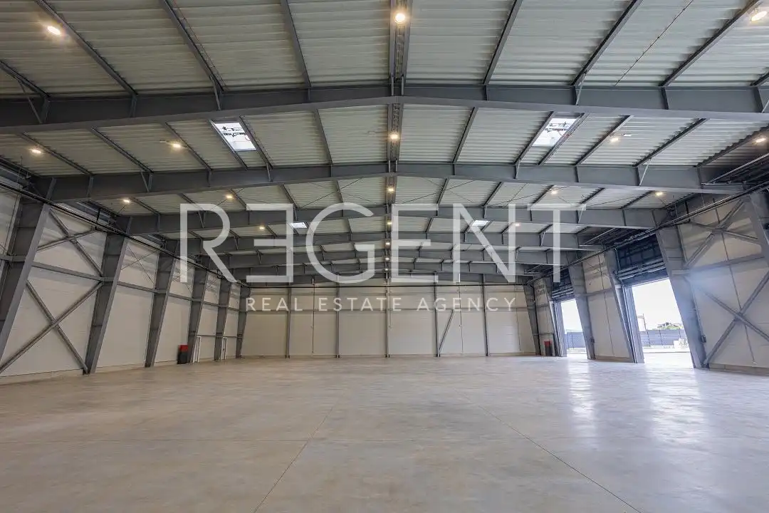 Trogir, Plano - Obchodno-predajný sklad 1600 m2