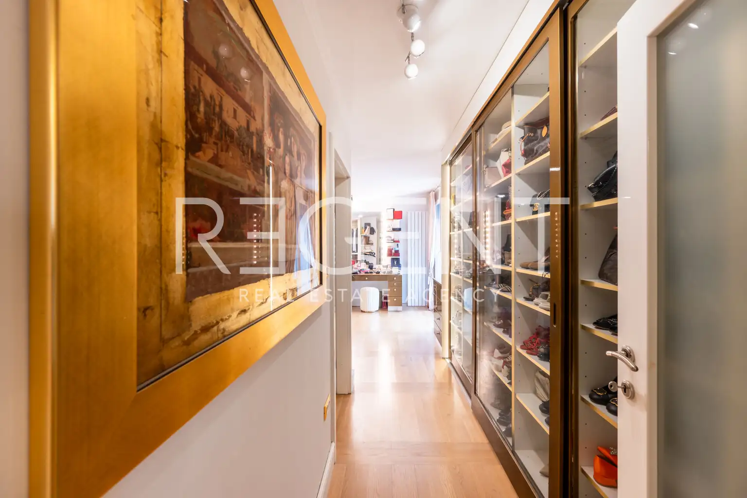 Zagreb, Vrbani III - luxurious penthouse, first row to the lake