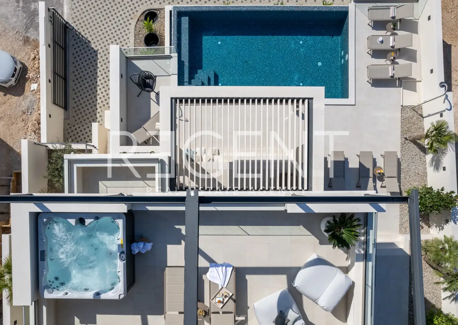 Podstrana - Moderná luxusná vila s bazénom a strešnou terasou