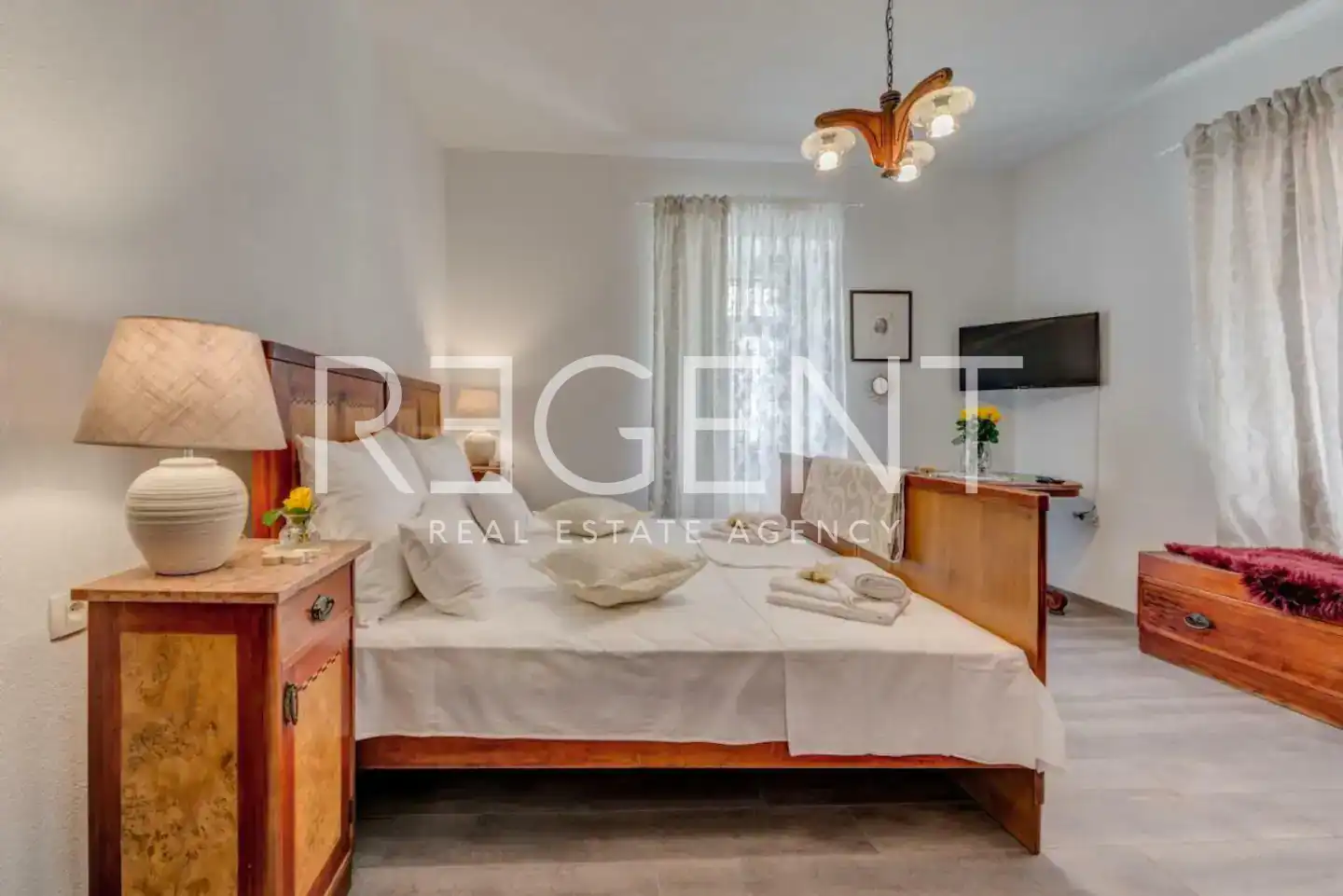 Trogir, centrum - Kamenný dům 174 m2