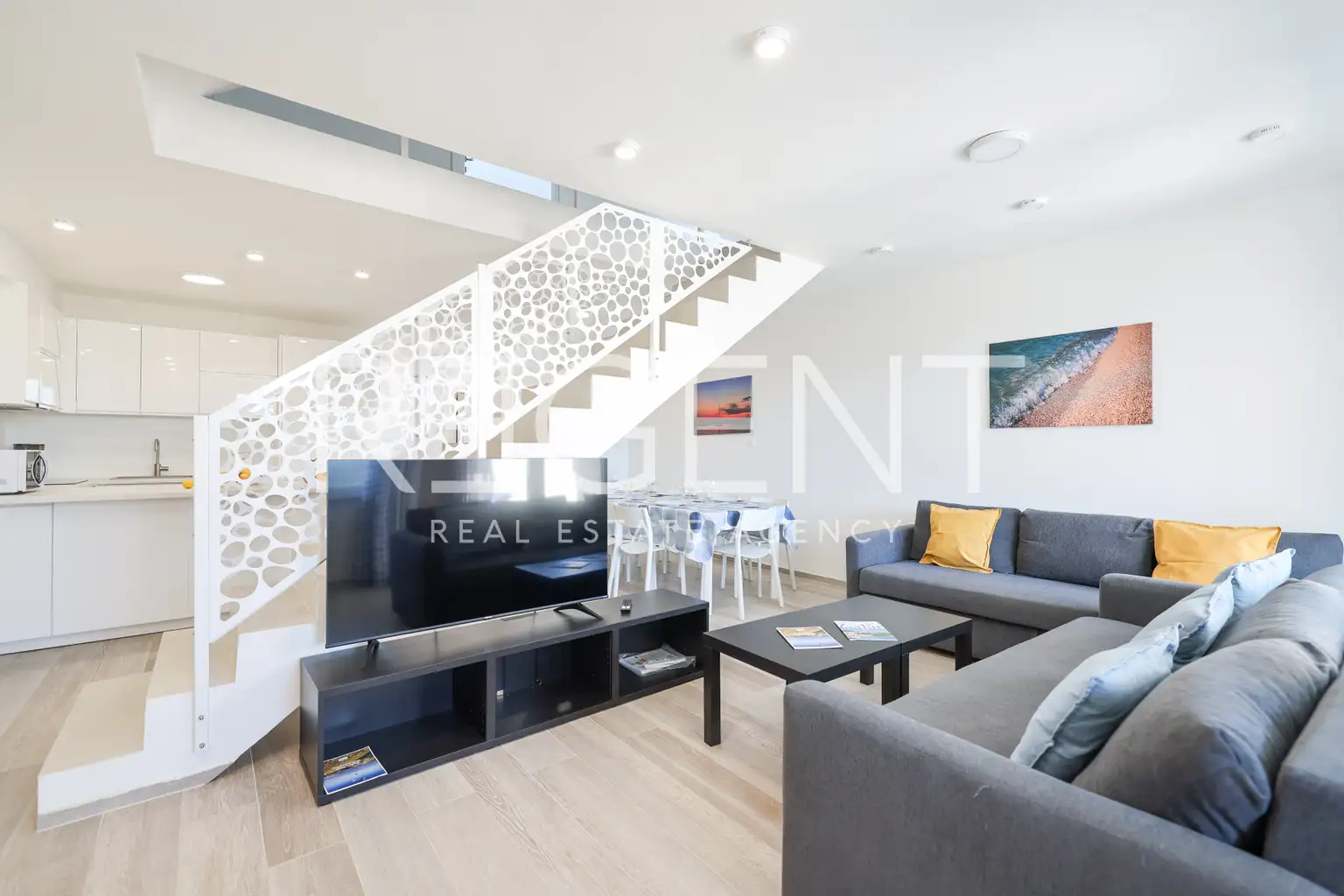 Privlaka - Dom szeregowy z basenem i tarasem na dachu.