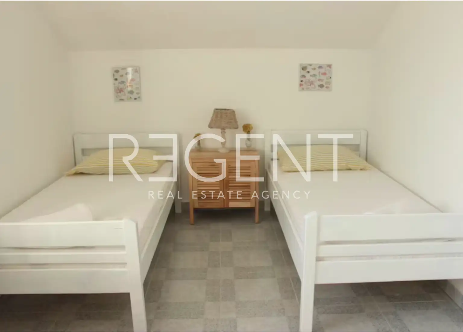 Zadar, Premuda - Kamienny dom z basenem