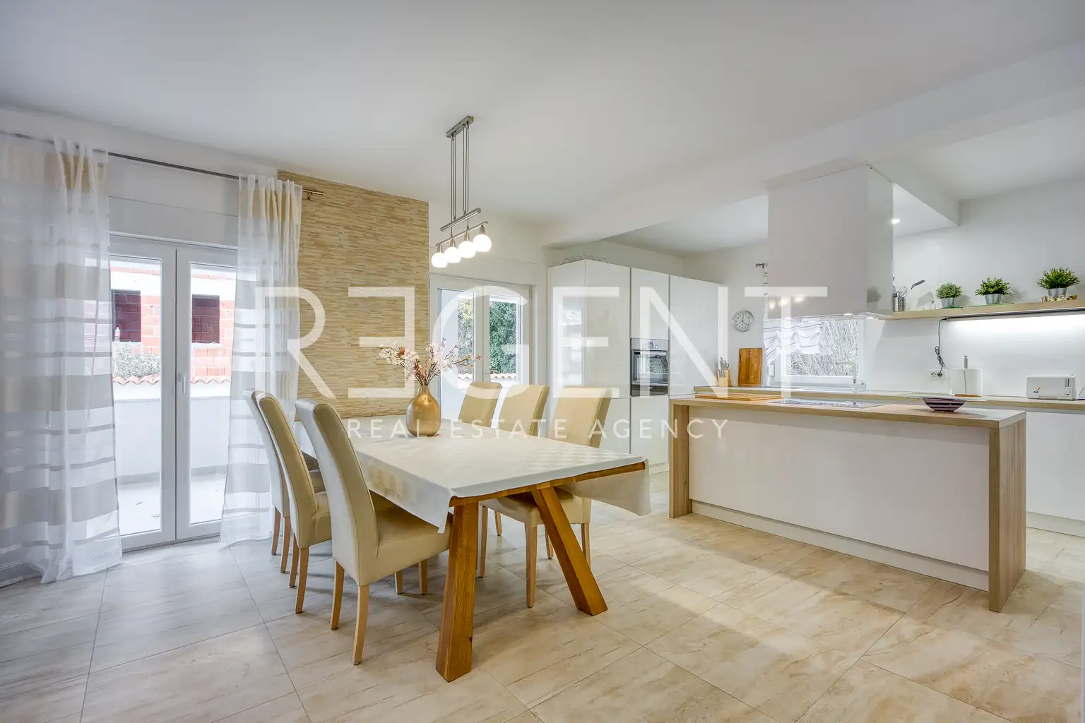 Poreč, Vežnaveri – Maison avec deux appartements