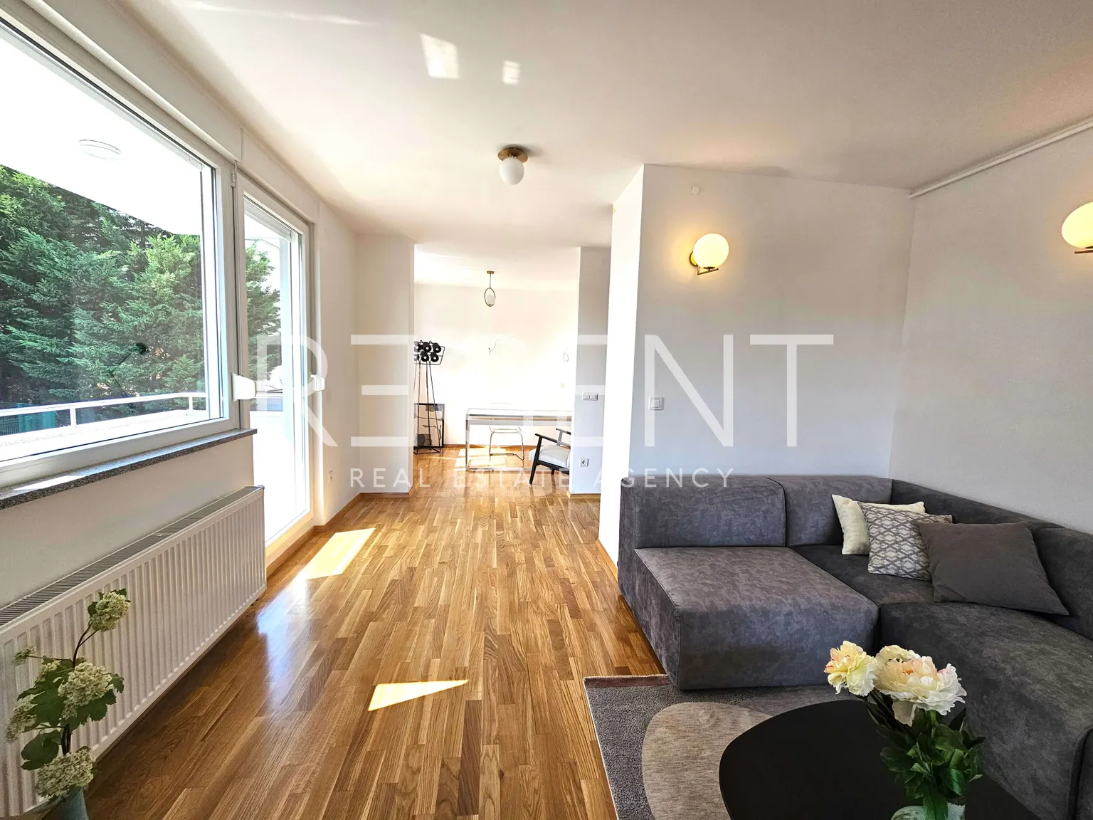 Záhřeb, Pantovčak - Čtyřpokojový byt s terasou + garáž 118 m2, První pronájem