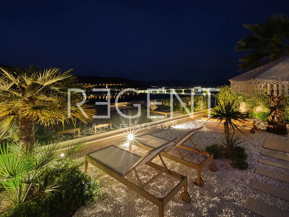 Trogir - Moderní vila s výhledem na moře 341 m2