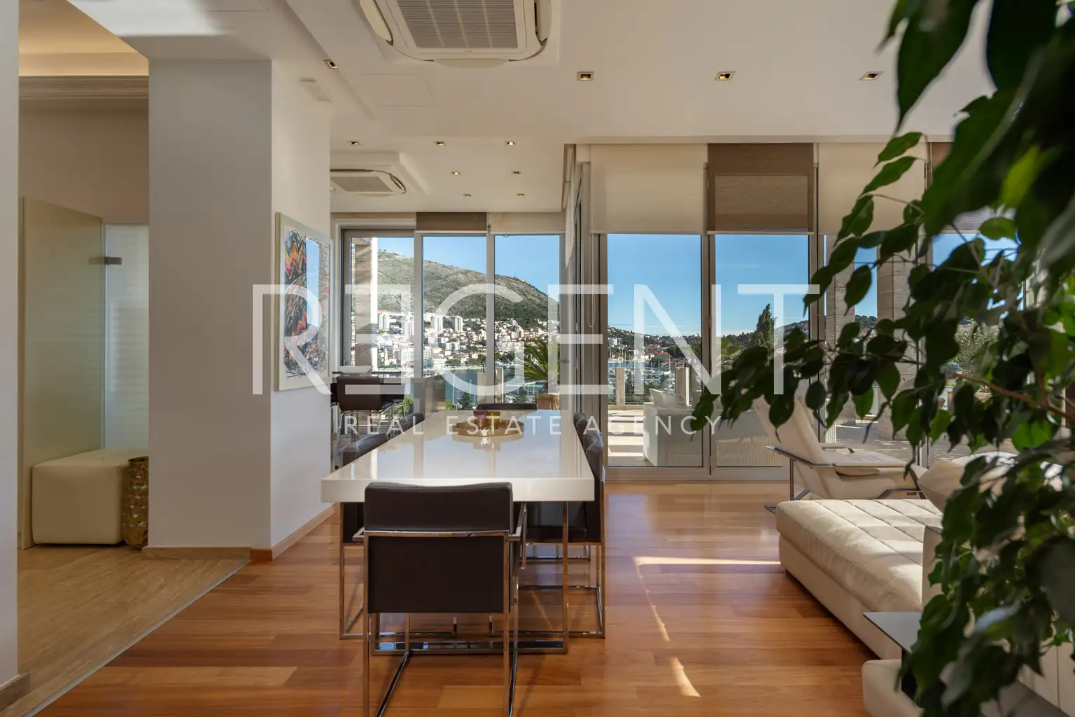 Dubrovnik, Lapad – penthouse 268 m², krovna terasa, bazen, garaža