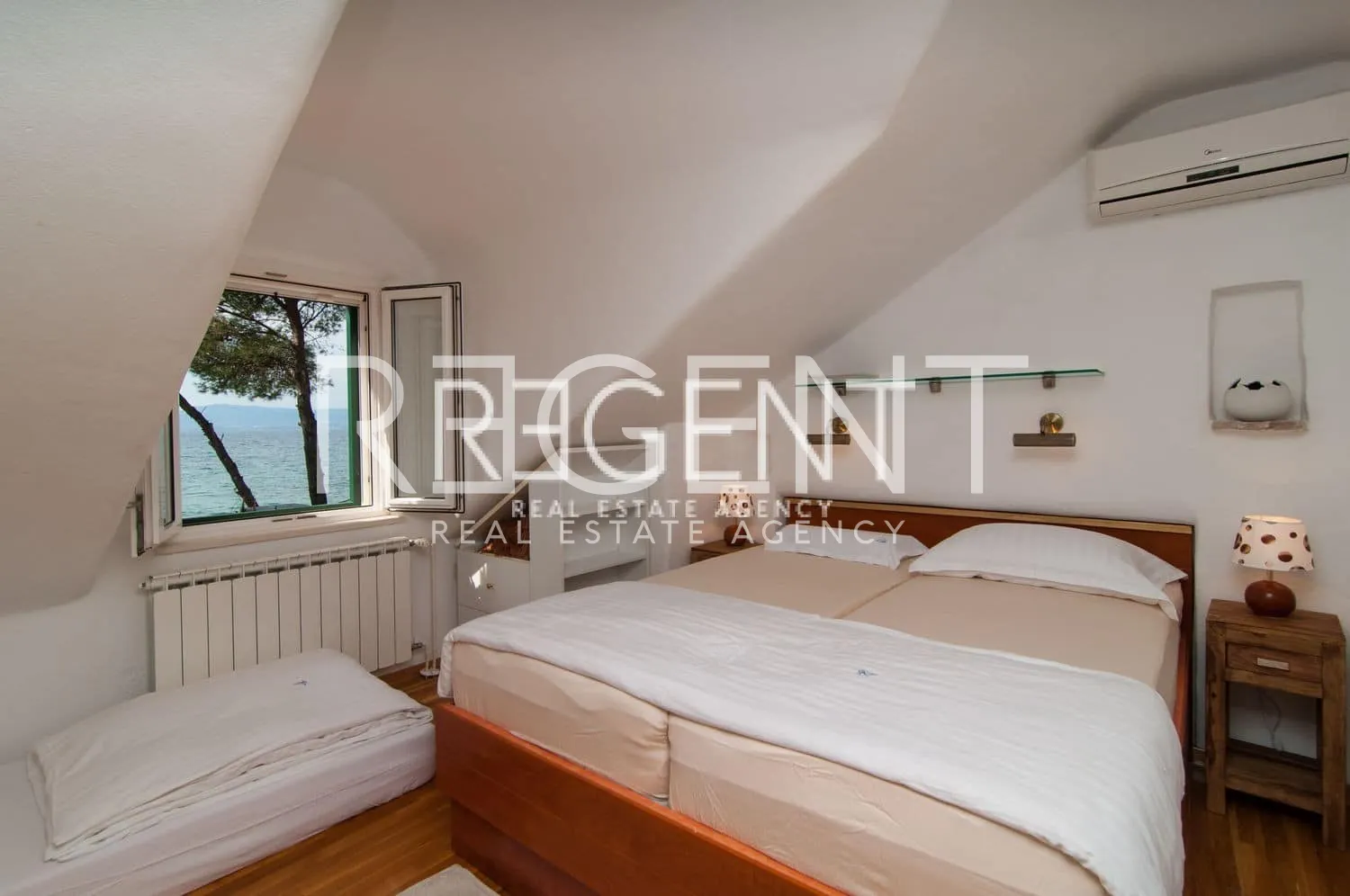 Brač, Mirca - Vila s bazénem u moře 330m2