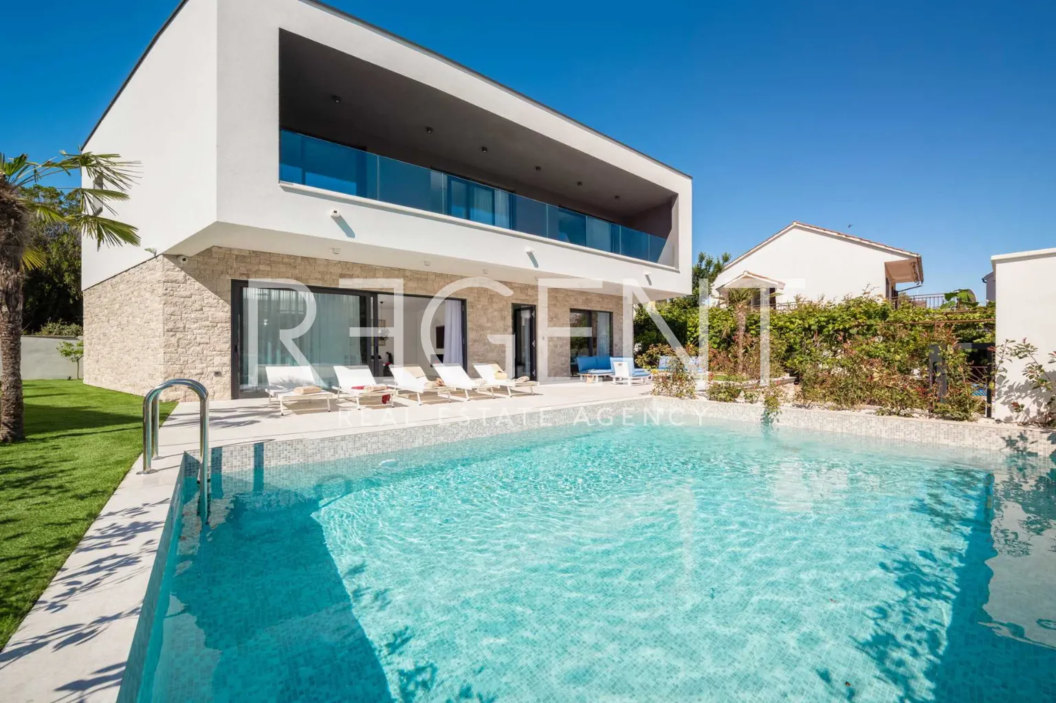 Rogoznica – Luxusní vila 200 m2 u moře