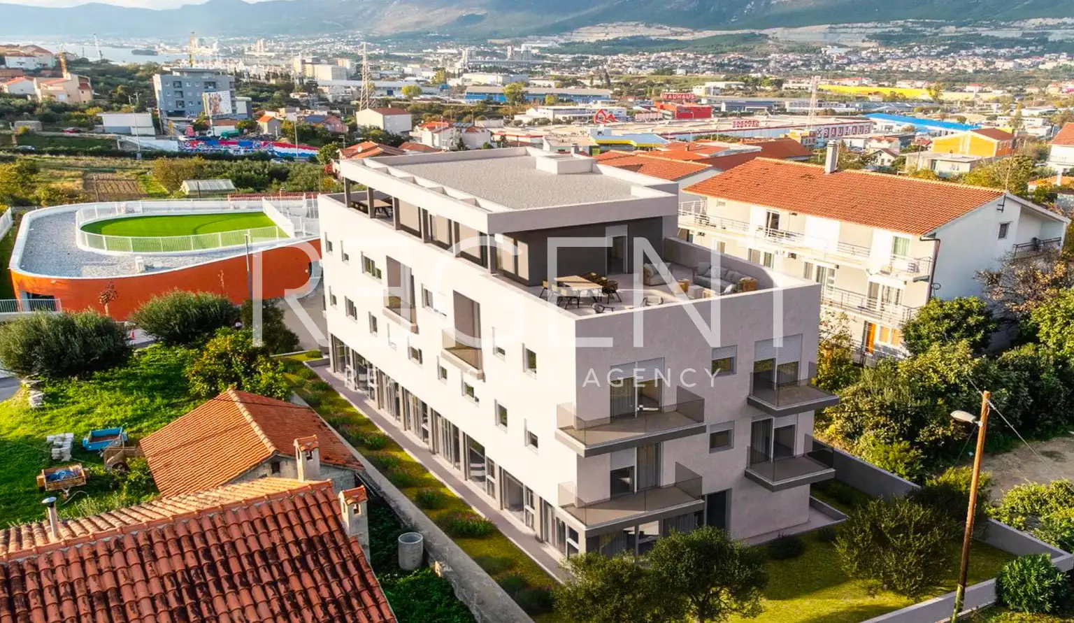 Split, Mejaši – poslovni prostor v novogradnji s teraso