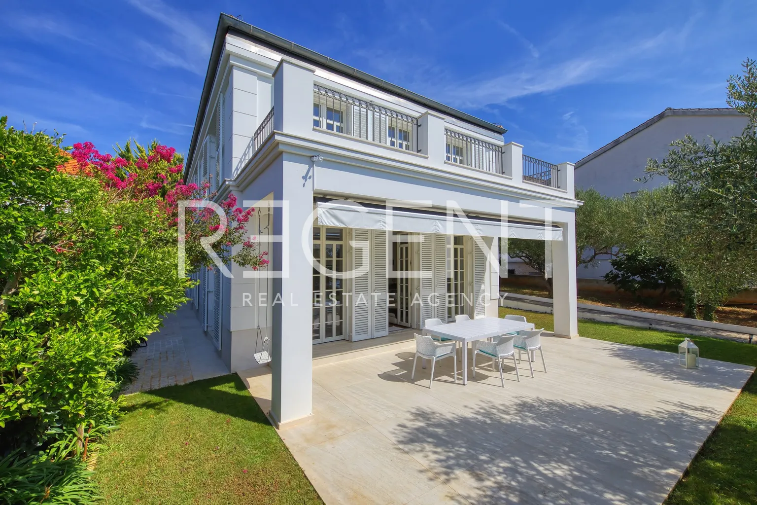 Zadar - Luksuzna vila prvi red uz more 210 m2