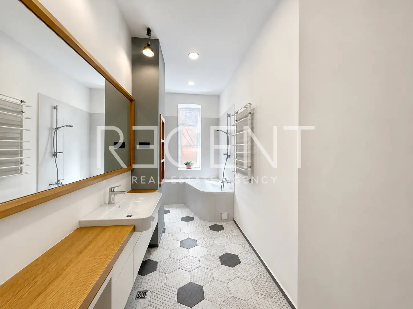 Stan 115 m² na najam, Zagreb, Donji Grad — 1. kat, lođa