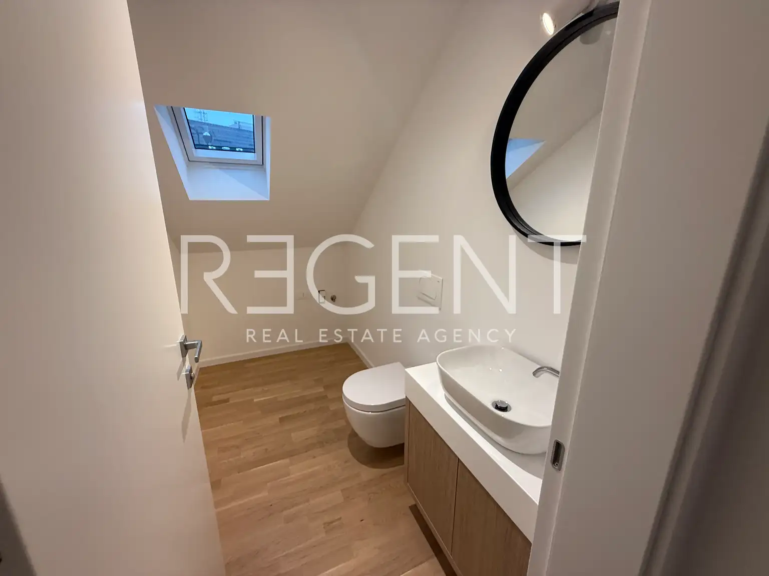 Zagreb, Srebrnjak - moderan trosoban stan u potkrovlju