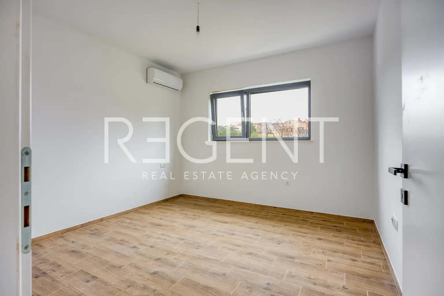 Kaštelir-Labinci - Dvojna kuća s bazenom i pogledom na more