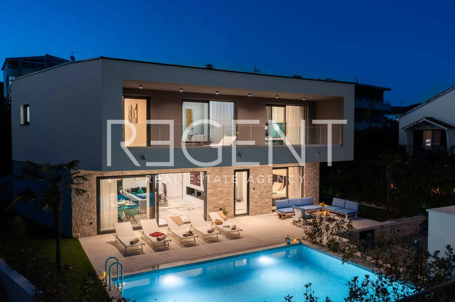 Rogoznica – Luxusní vila 200 m2 u moře