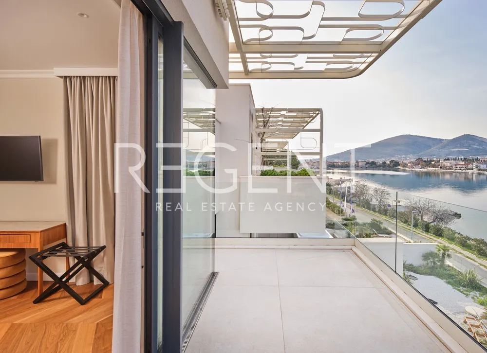 Trogir - Moderní vila s výhledem na moře 341 m2