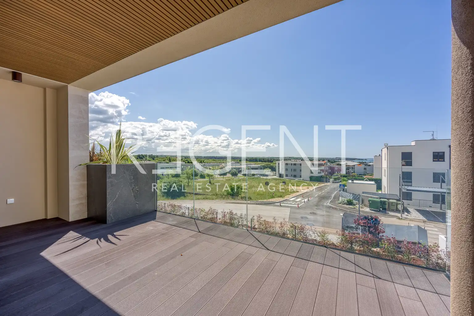 Istrie, Novigrad - Čtyřpokojový apartmán v luxusním obytném komplexu 115 m2