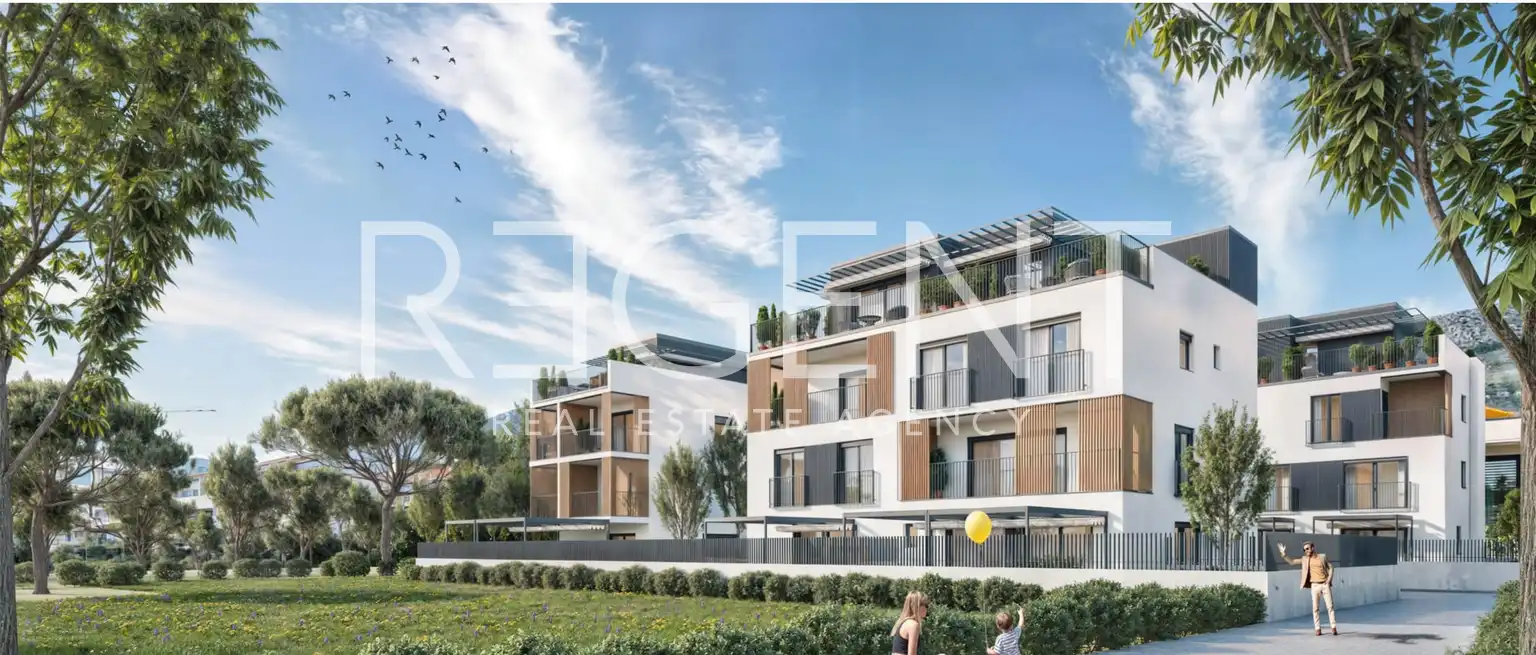 Kaštela, Kaštel Lukšić – poslovni prostor s vrtom, prizemlje