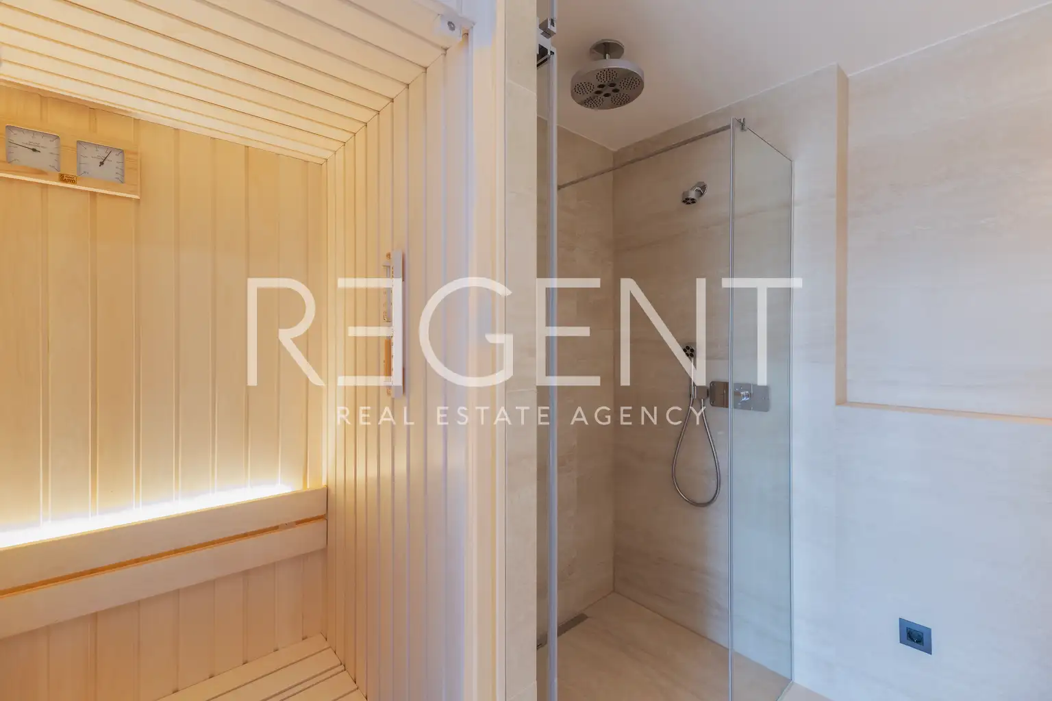 Zagreb, Nova cesta — četverosoban dvoetažni stan 164 m² s dvije garaže