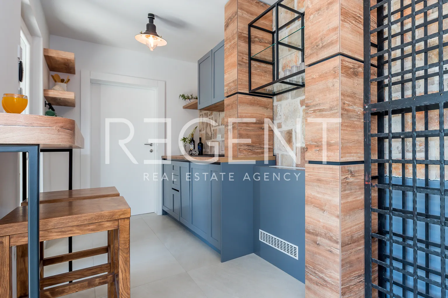 Brač, Milna - Moderna vila prvi red uz more, 264 m2