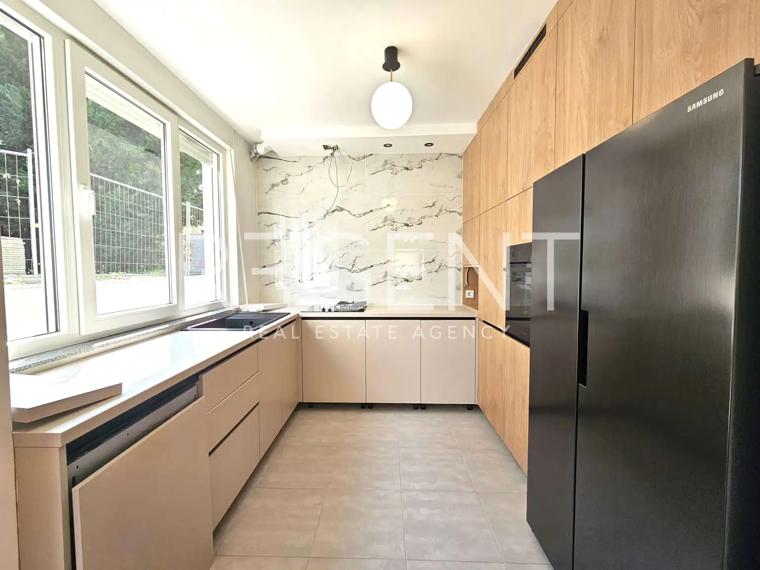 Zagreb, Pantovčak - Luxury four-room apartment with terrace 166 m2 + garage, first rental