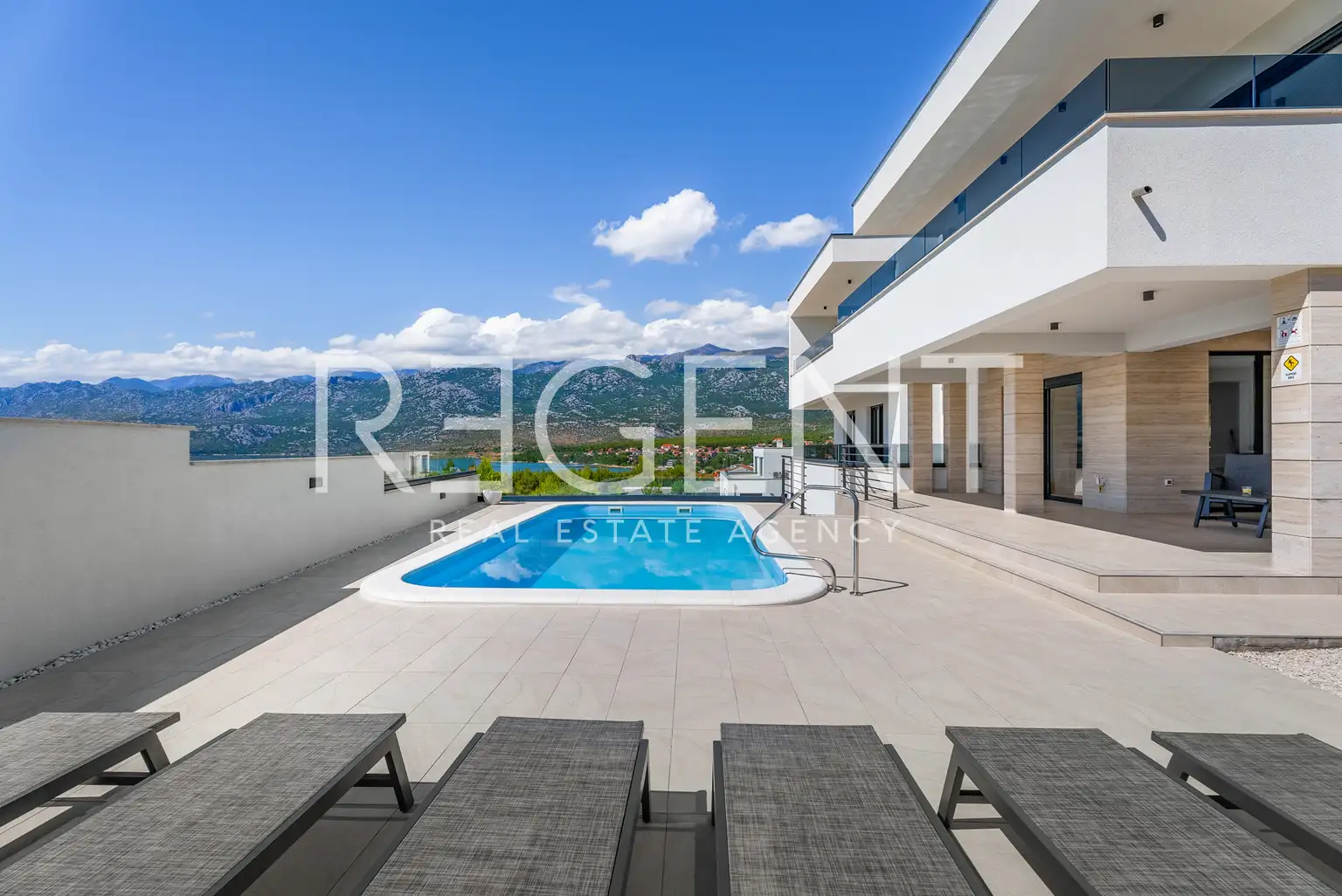 Zadar, Rovanjska - Newly built villa with a pool and sea view