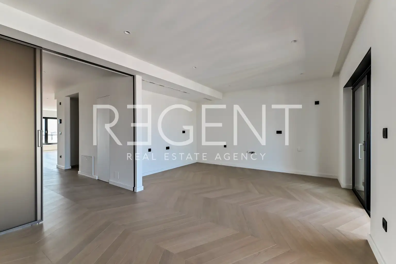 Zagreb, Nova cesta — četverosoban dvoetažni stan 164 m² s dvije garaže