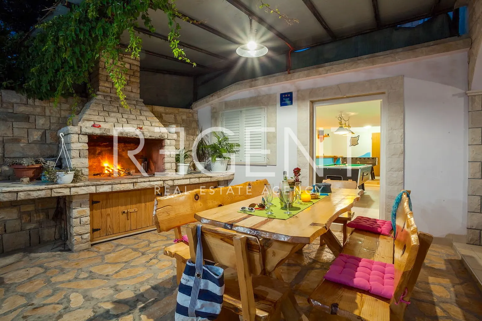 Ostrov Korčula – Okouzlující vila v zátoce s bazénem 460 m2