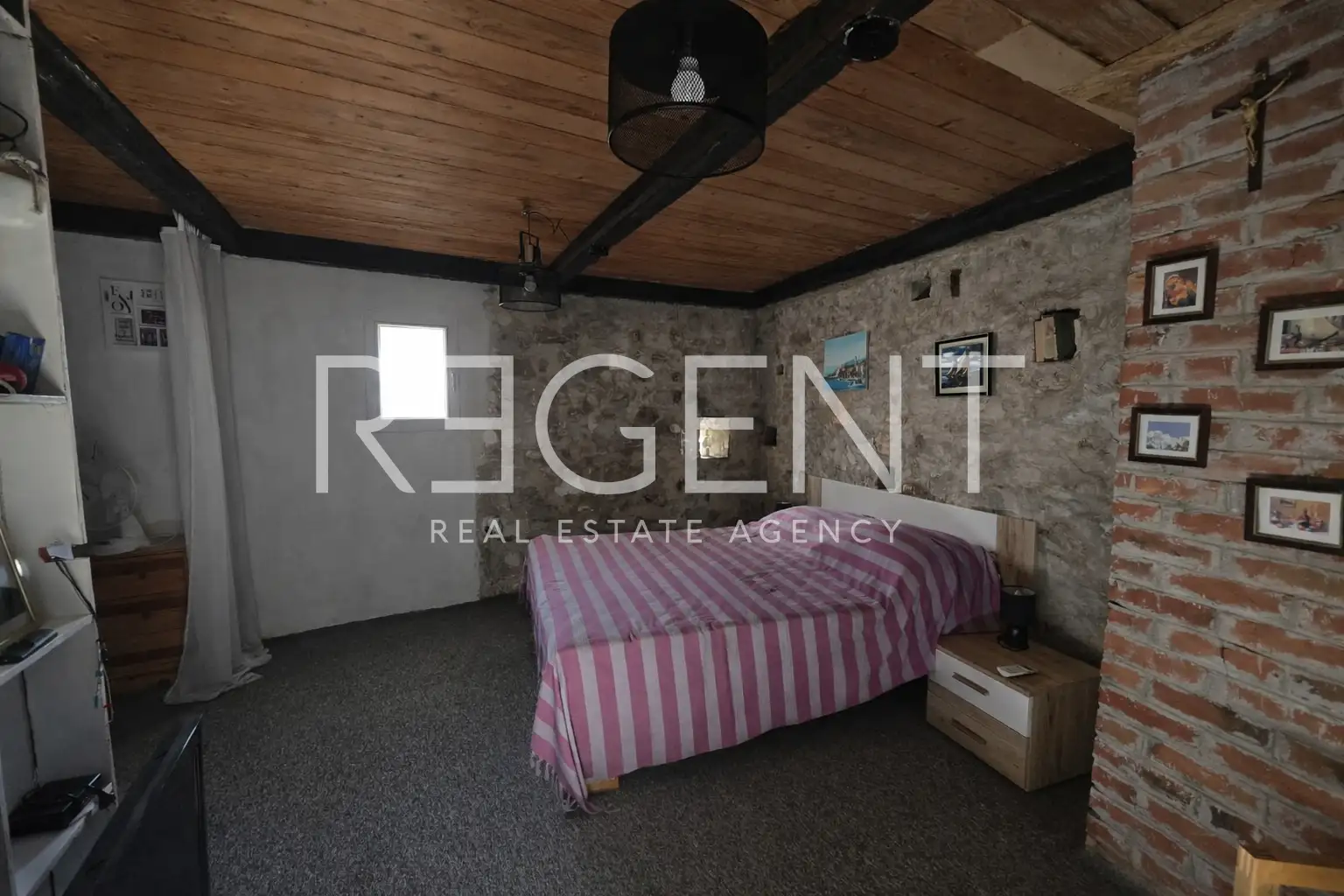 Turanj - Kamenný dom pri mori s dvorom