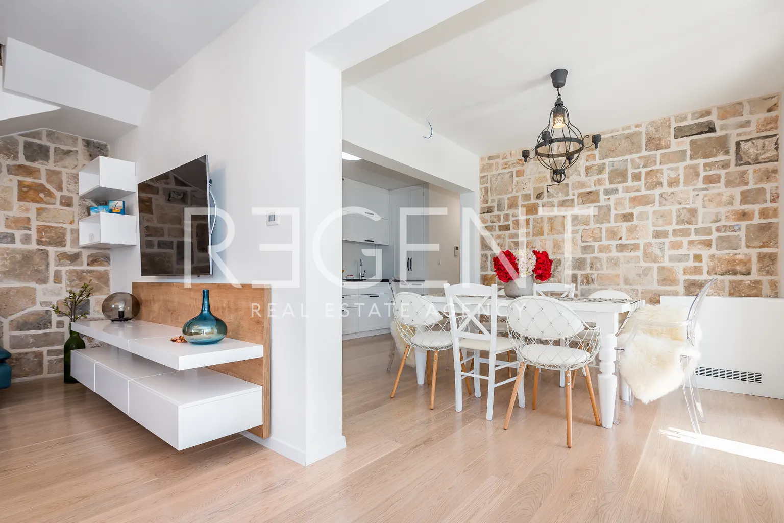 Brač, Milna - Moderna vila prvi red uz more, 264 m2