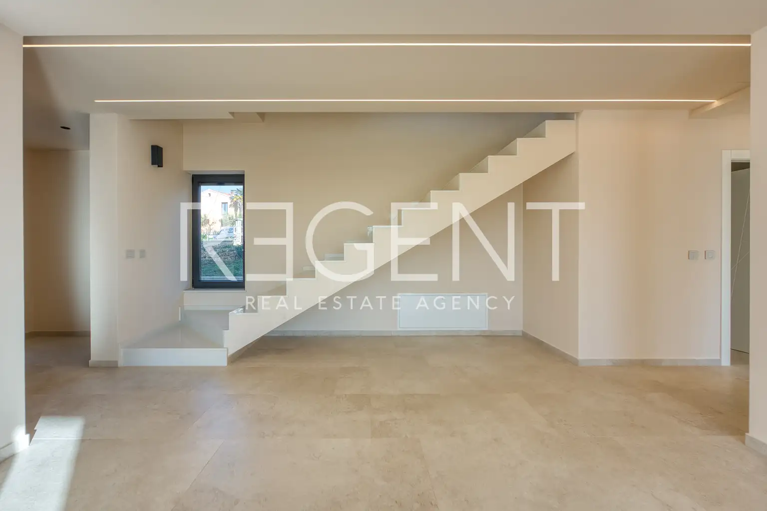 Poreč – Moderna vila s krovnom terasom