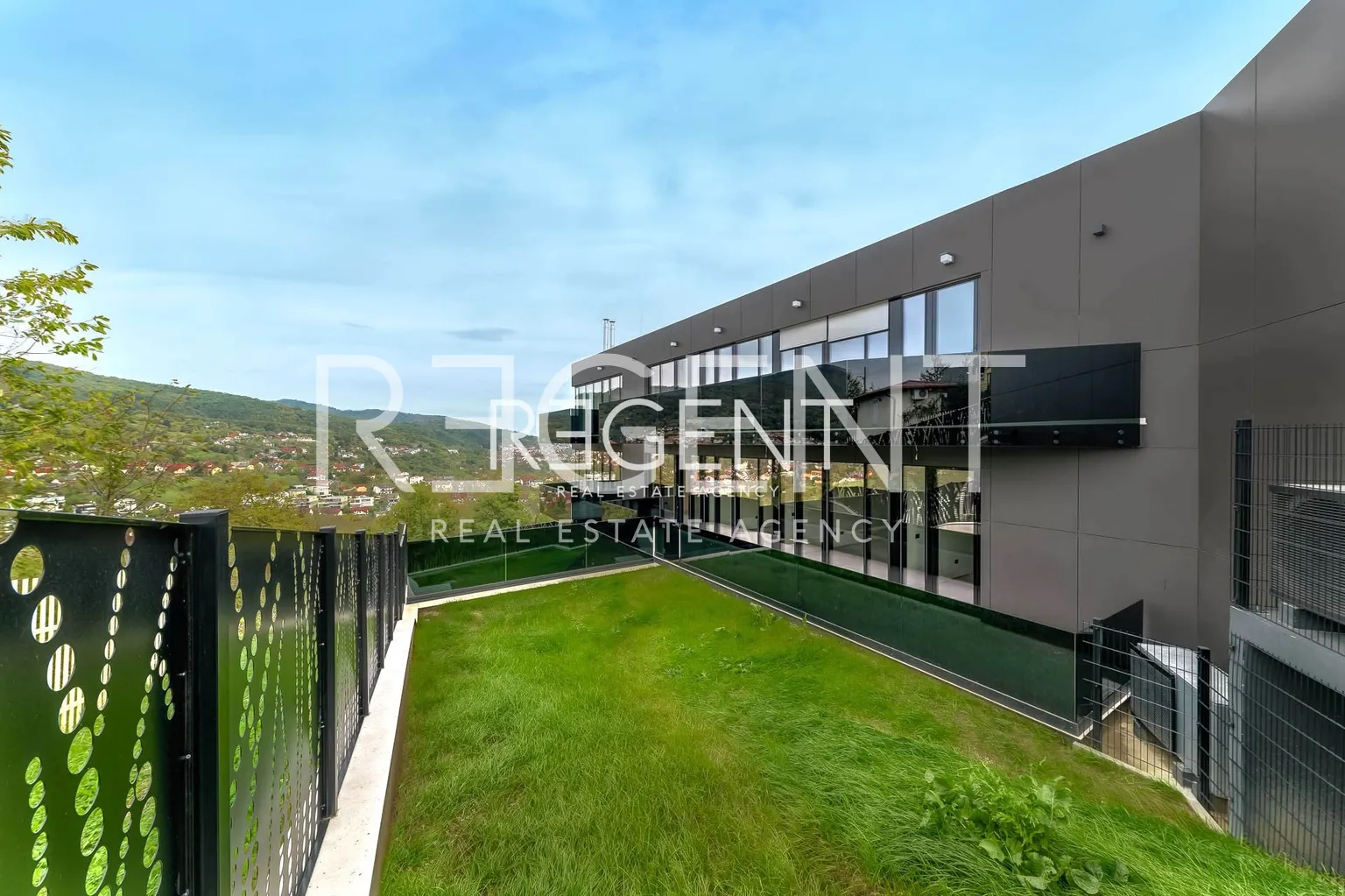 Záhřeb, Šestine – Moderní nově postavená vila se dvěma byty