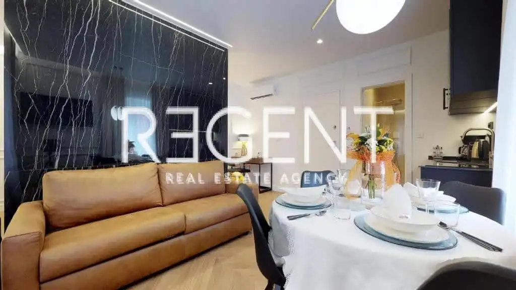 Сплит, Центр - Дворец Диоклетиана, два studio apartmana 65 m2