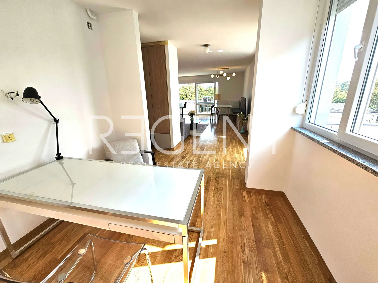 Záhřeb, Pantovčak - Čtyřpokojový byt s terasou + garáž 118 m2, První pronájem