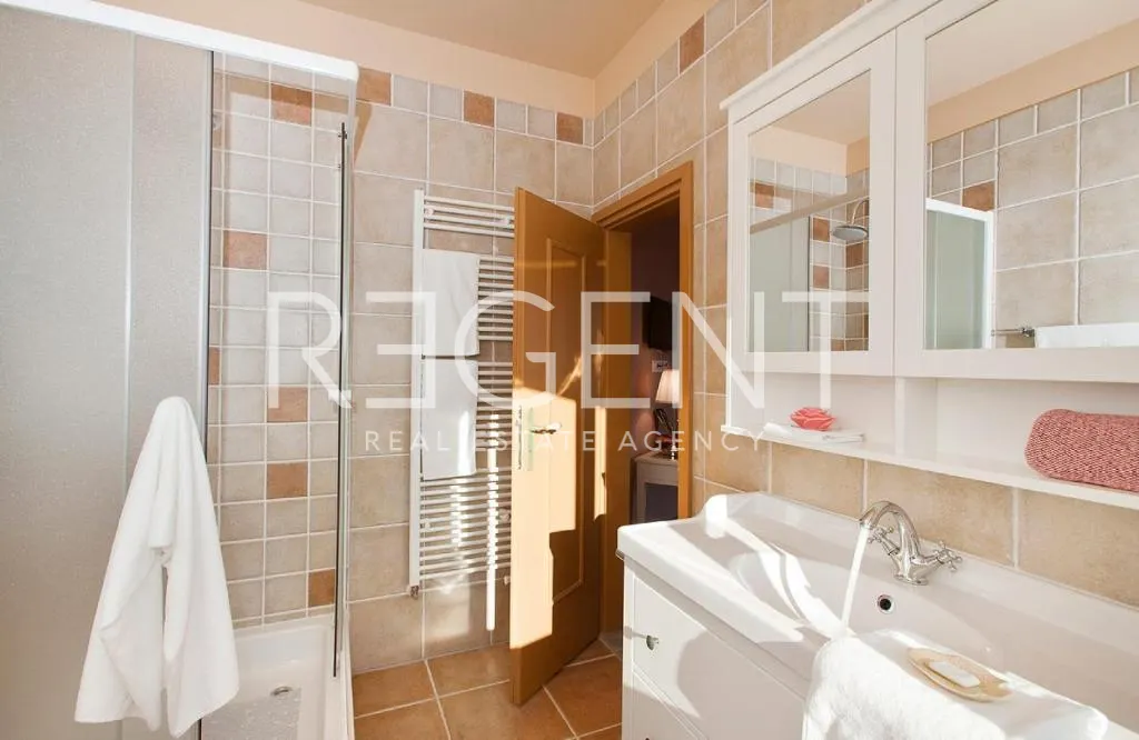 Istra, Vodnjan - Prekrasna kamena vila 230 m2