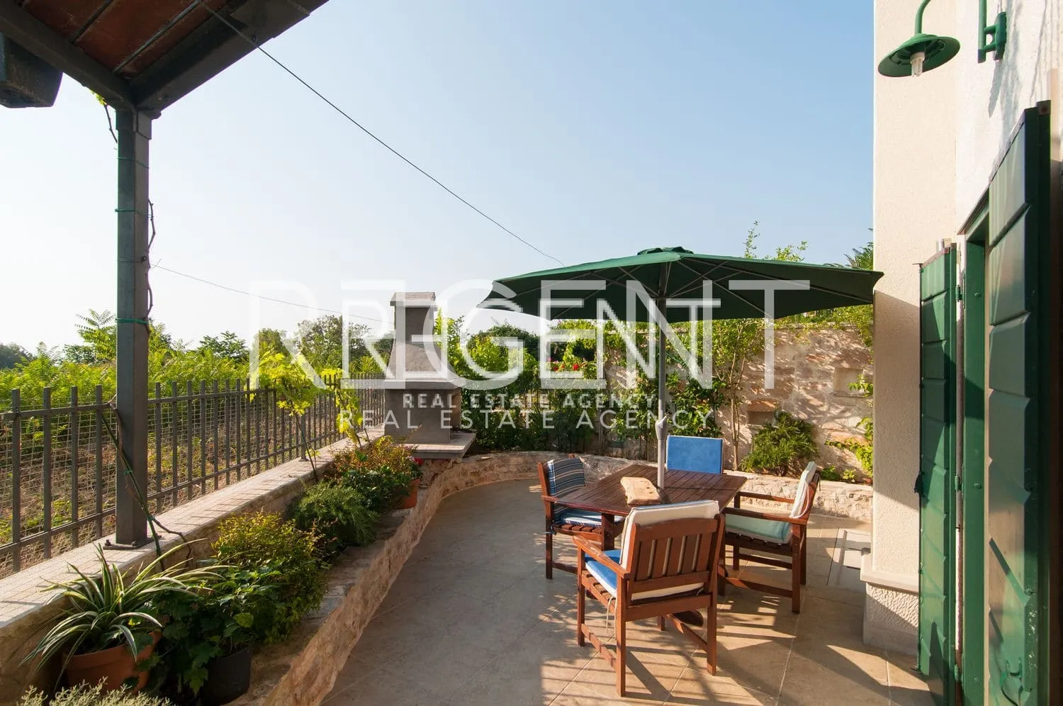 Brač, Mirca - kamenná vila s výhledem na moře, 300m2