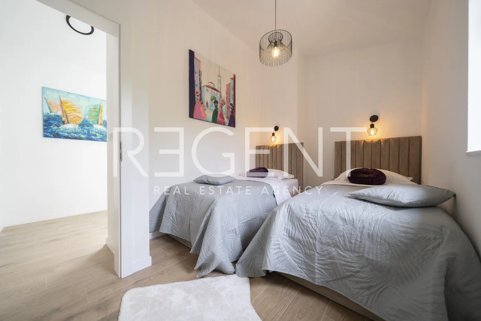 Zadar, Privlaka – Nově postavená kamenná-moderní vila