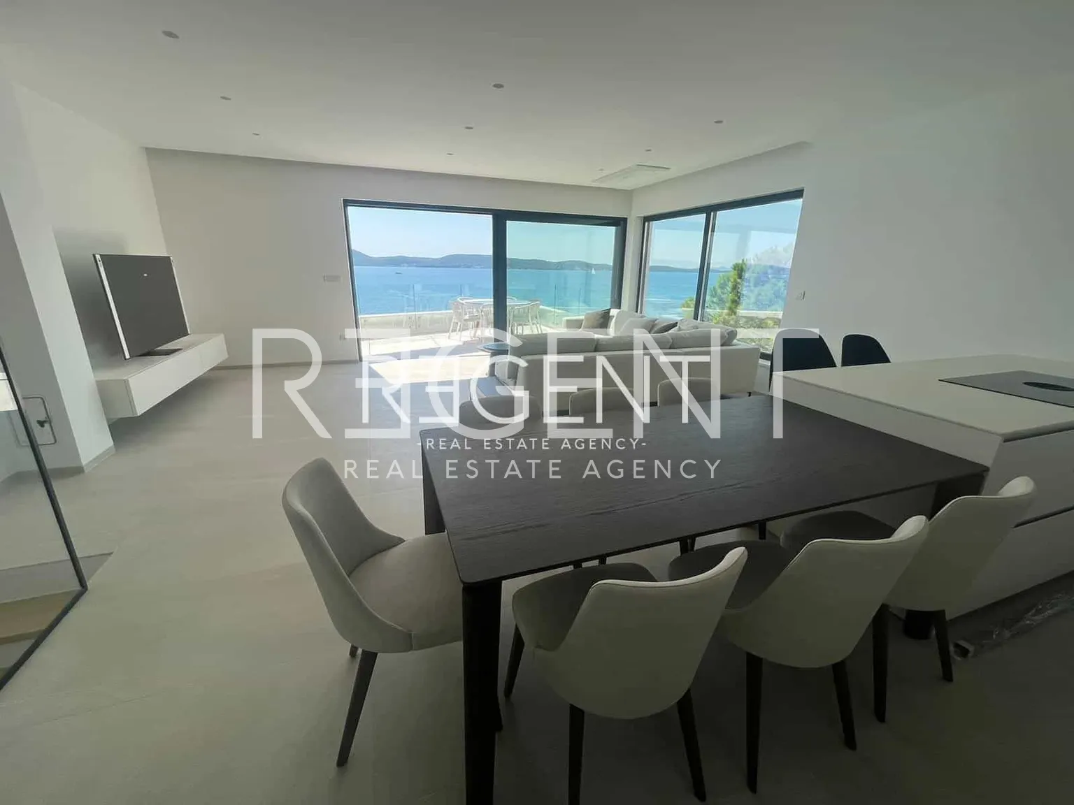 Sukošan – Luxusný moderný byt so strešnou terasou 139 m2