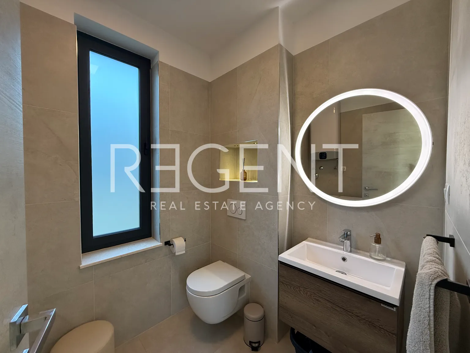 Split, Kaštela - Luksuzna Vila 188 m2 s pogledom na more