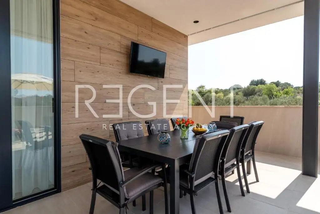 Trogir, Čiovo – Penthouse, 227 m² s 360° terasom i wellnessom