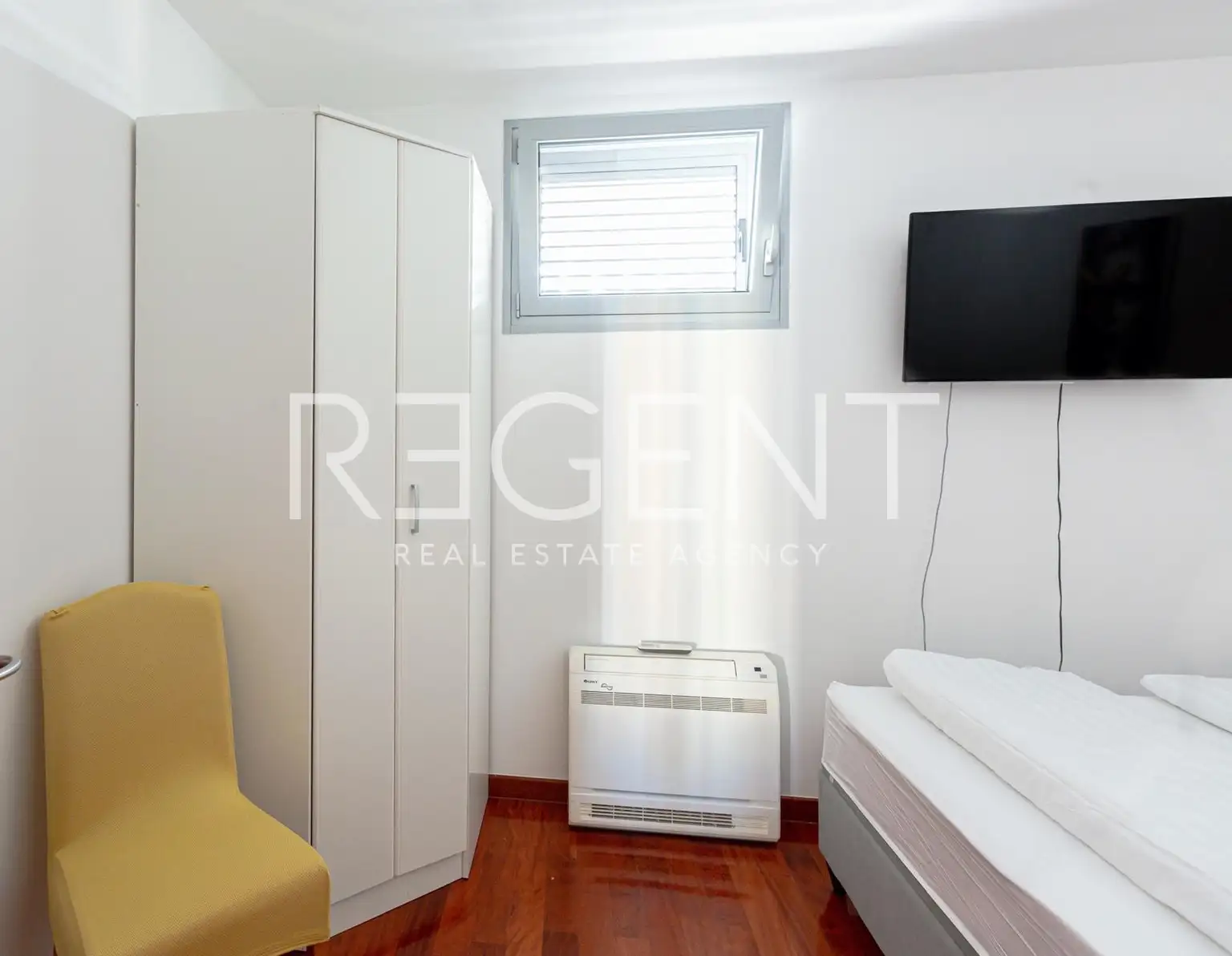 Split, Firule - Dvosobno stanovanje z ložo in pogledom na morje