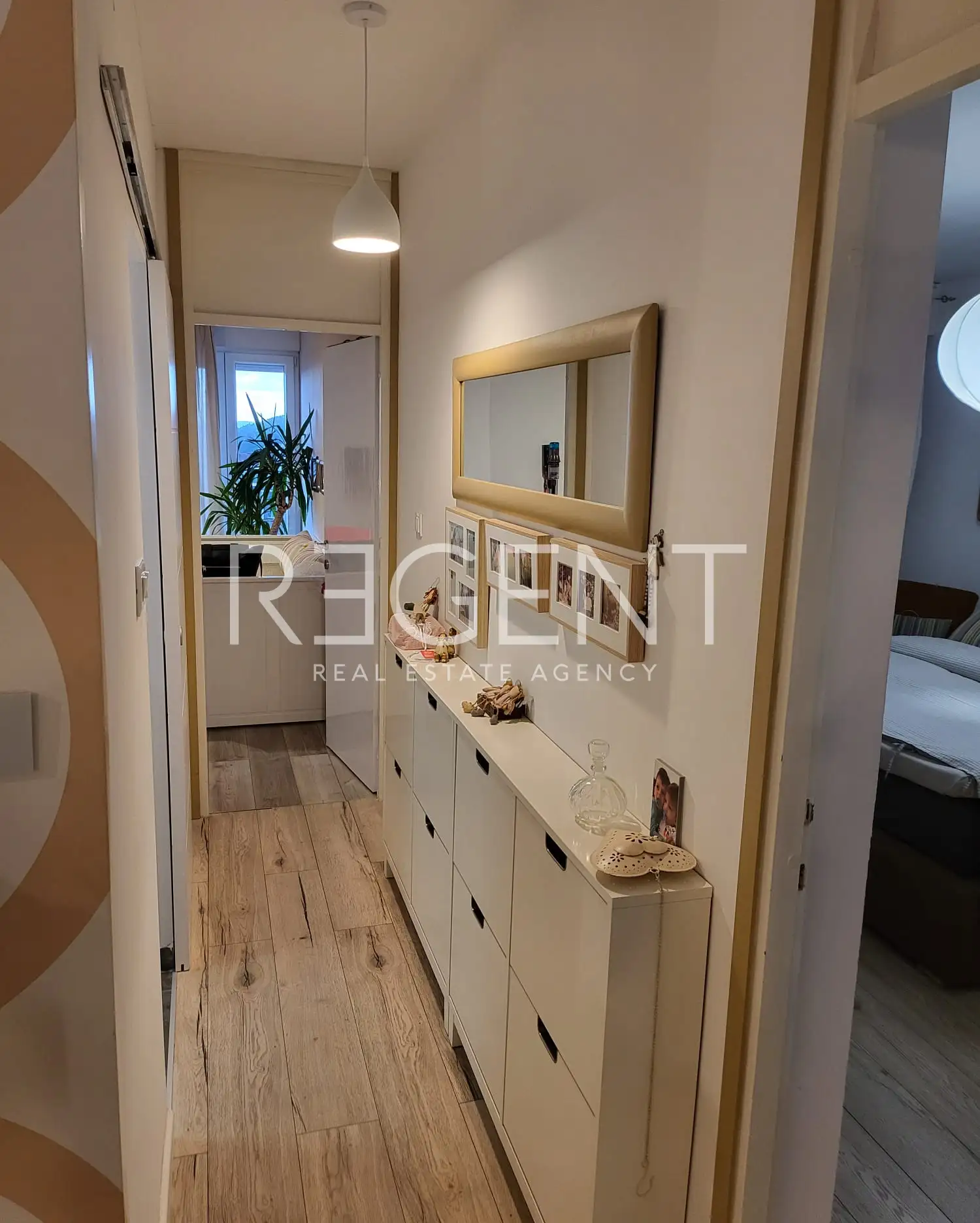 Split, Gripe - Dvosoban stan sa balkonom