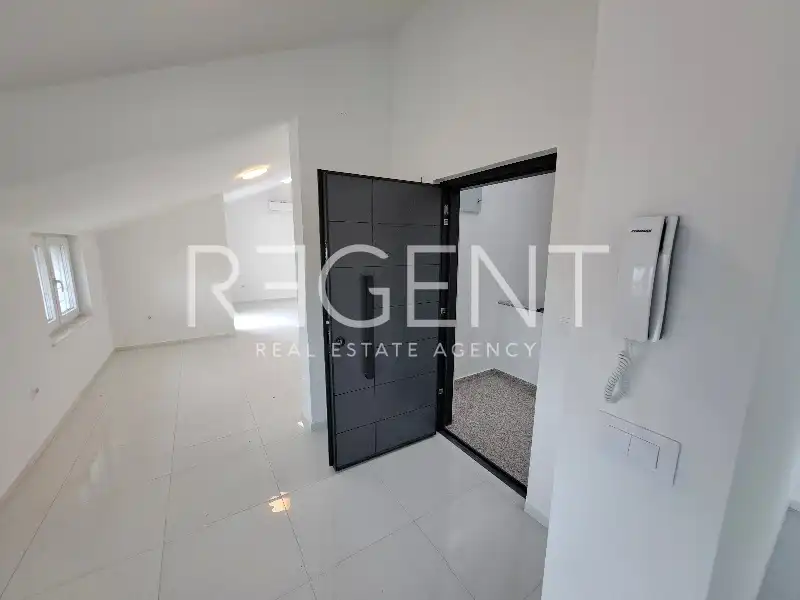 Crikvenica - Četverosoban stan s terasom 110 m2, novogradnja