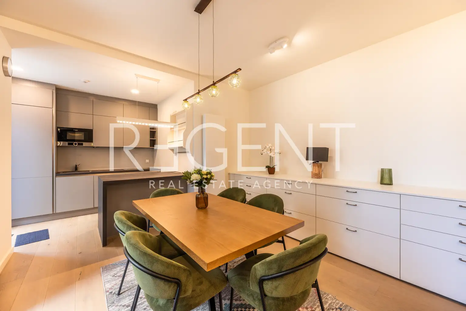 Zagreb, VMDMaksimir – Prostoren trisobno stan s teraso 110m2 najem