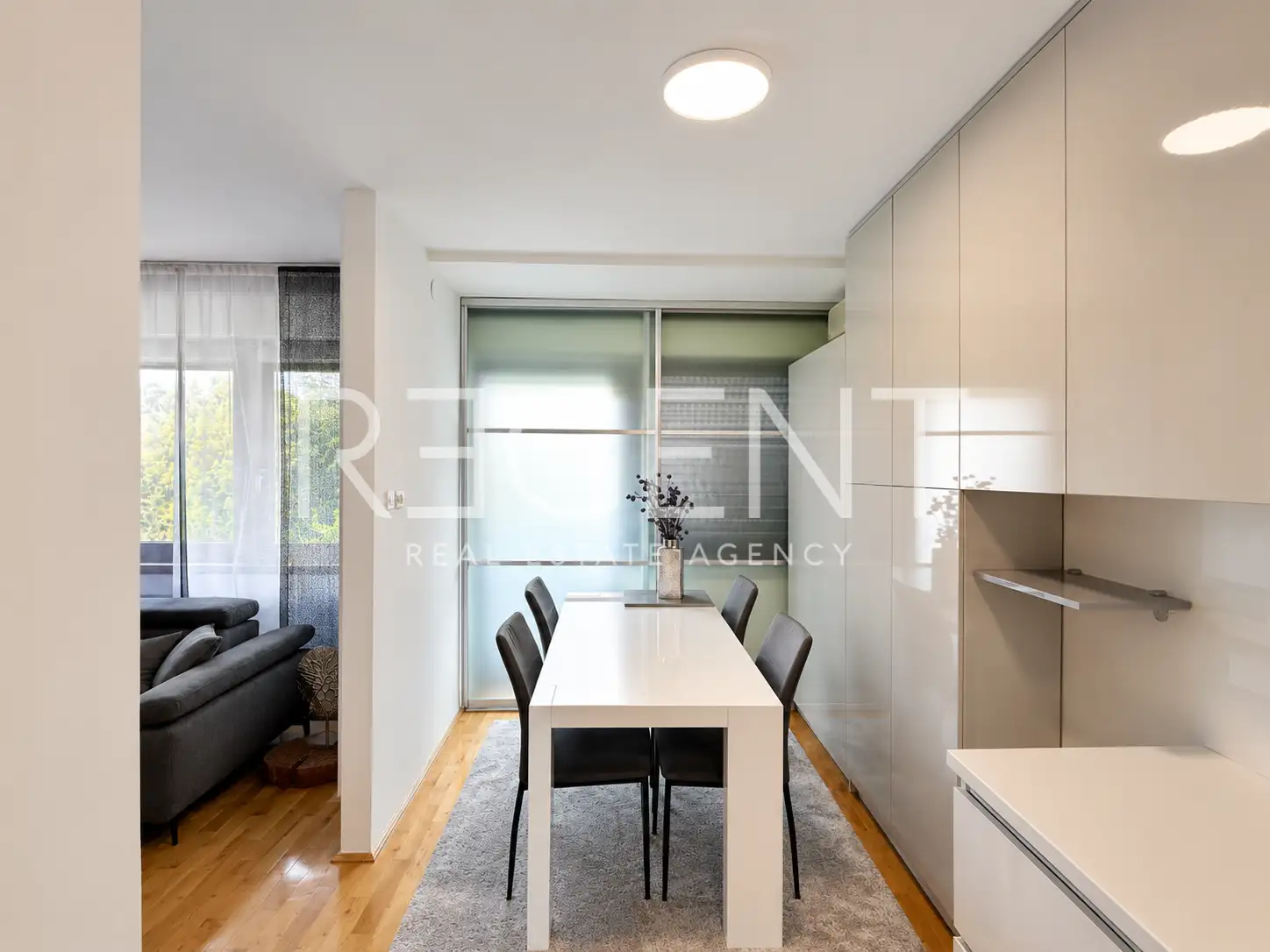 Zagreb, Jarun - zu vermieten, 2-Zimmer-Wohnung 63 m², 1. Stock, ruhige Lage