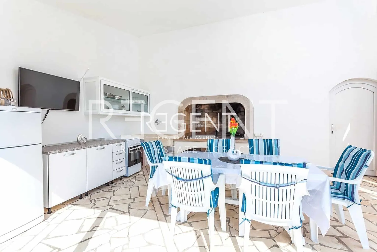 Otok Korčula – Unikatna kamena kuća uz more 450 m2