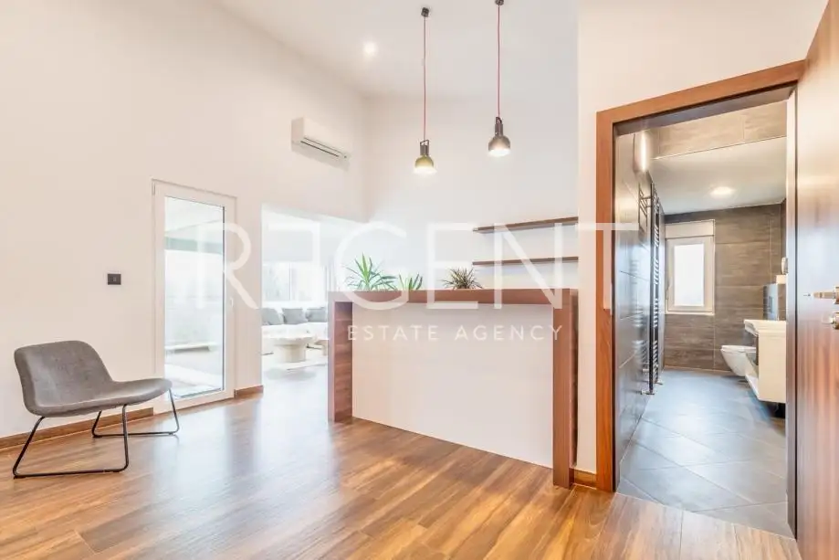 Загреб, Шребрняк – роскошная двухуровневая квартира в превосходном месте