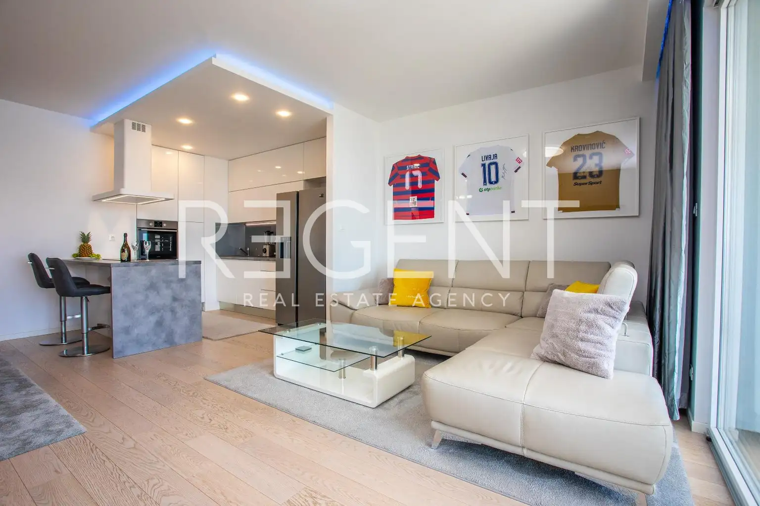 Split, Žnjan - Dvosoban stan sa loggiom i pogledom na more