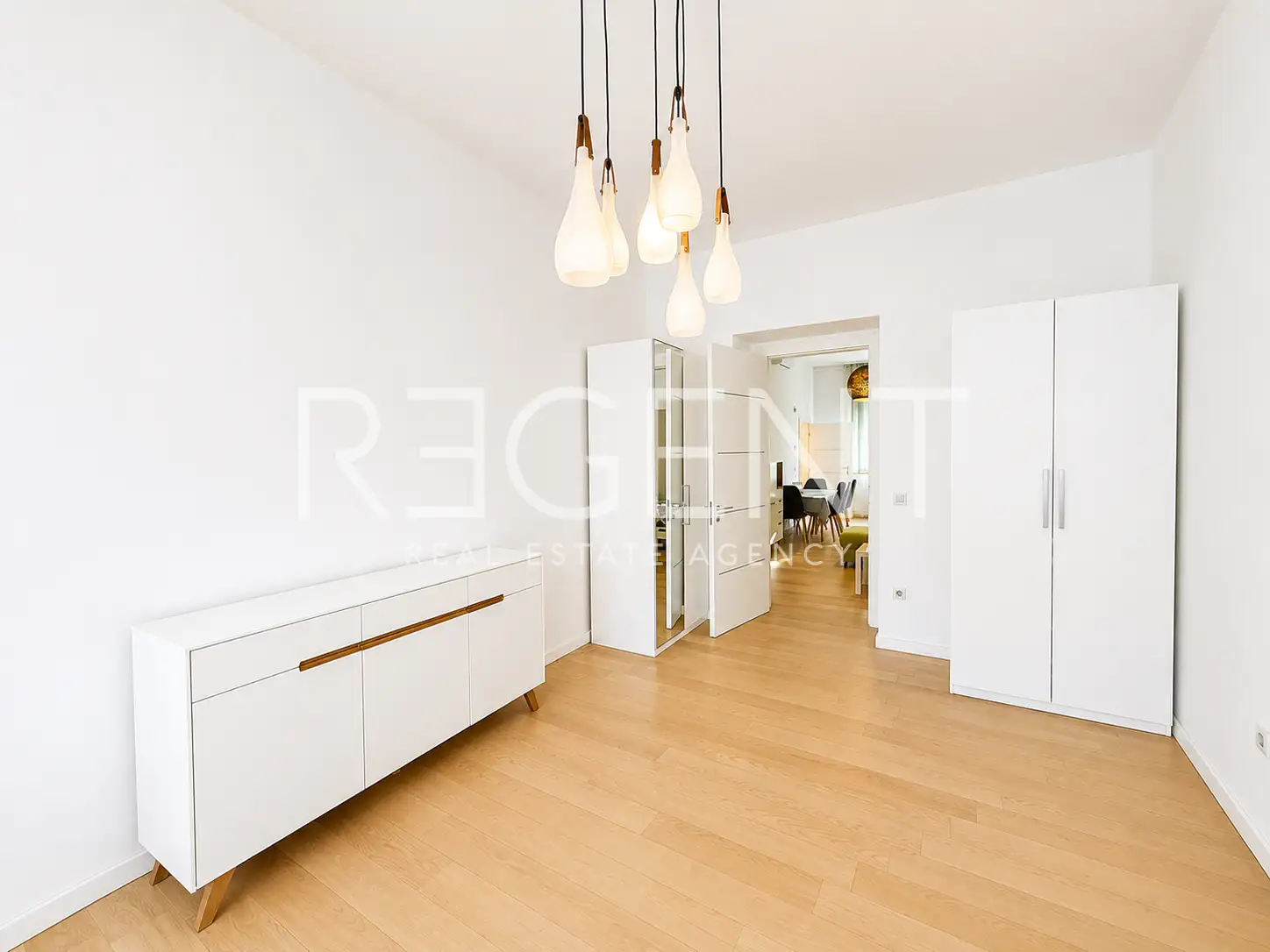 Zagreb, Donji grad – byt 88 m² na prenájom, 3-izbový, 3. poschodie, zrekonštruovaný